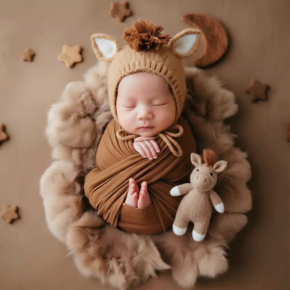 Photo Booth Prop - Gestrickte Pferdemütze mit Puppe Neugeborenen-Fotografie-Requisiten Tier-Babymütze